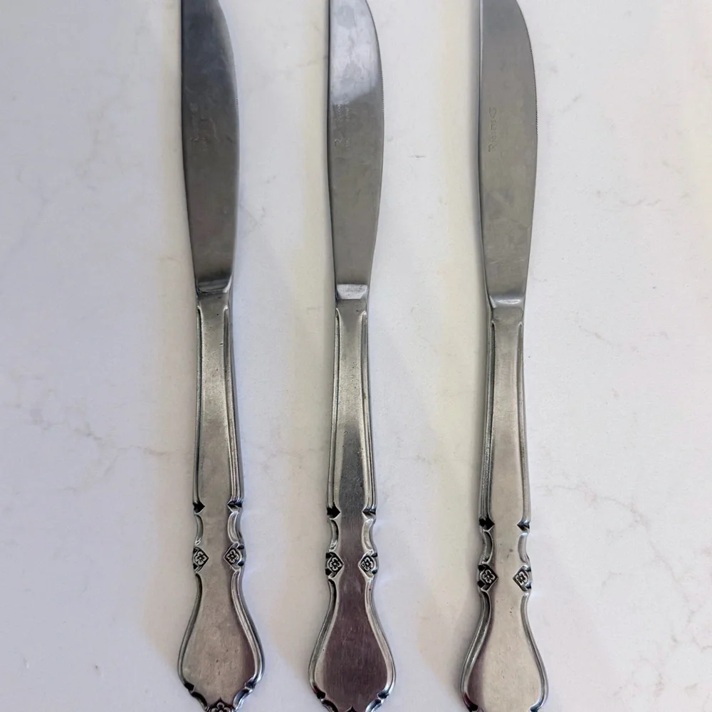 Vintage Rogers Stainless Steel Knives Set of 3 | Flatware Replacement